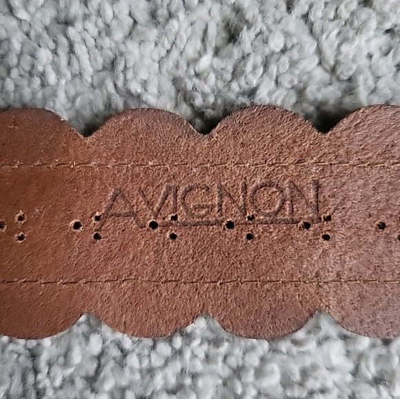 Vintage Avignon Belt Womens Small Brown Leather Perforated Brass Buckle Boho USA - Picture 8 of 9